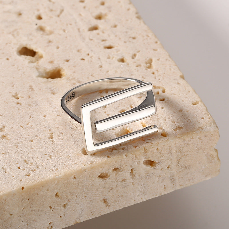 ANELLO IN ARGENTO STERLING A LINEA GEOMETRICA