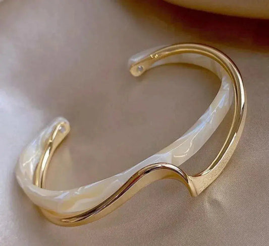 BRACCIALE IN ORO OPALE LUCE DI LUNA
