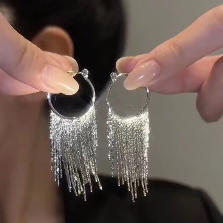 ORECCHINI A CERCHIO CON FRANGE