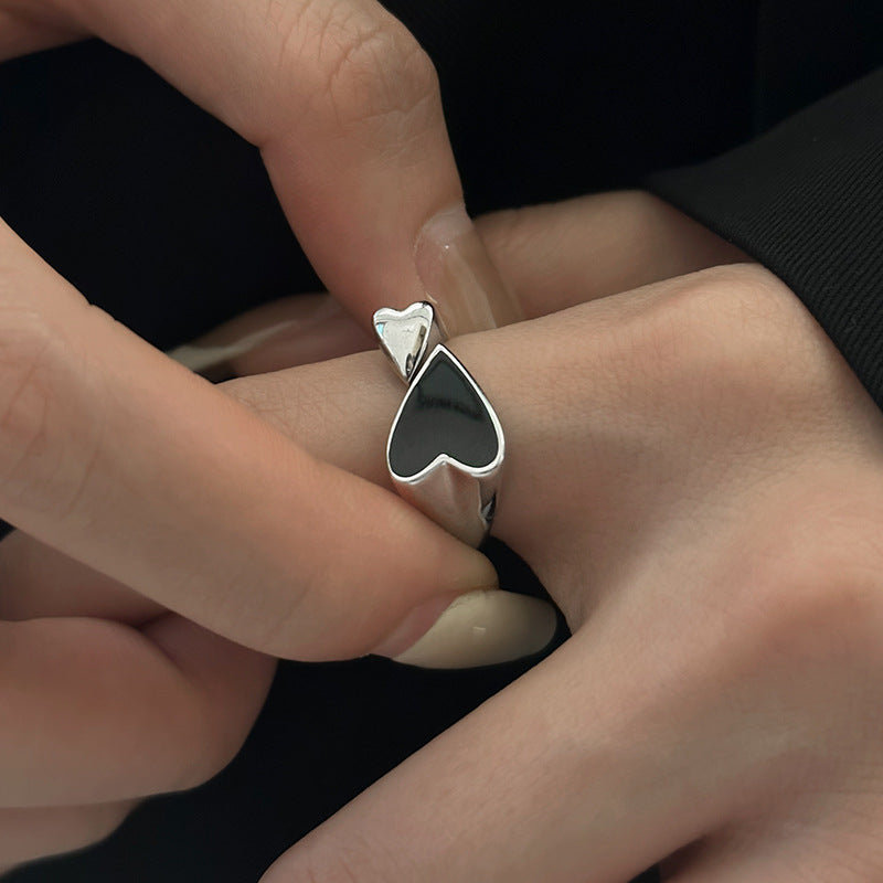 ANELLO ASIMMETRICO CON CUORE NERO