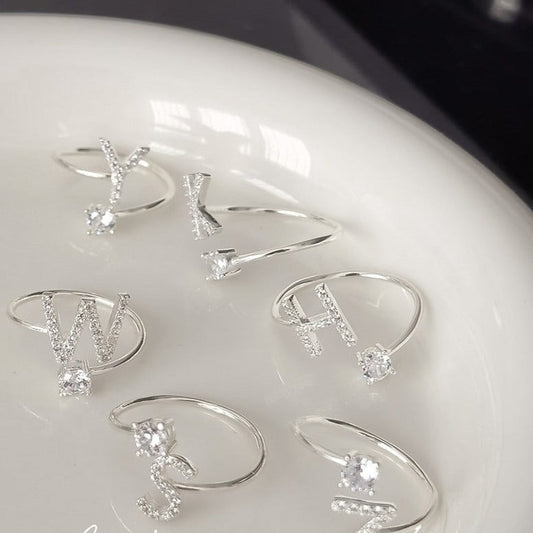 ANELLO IN ARGENTO STERLING CON LETTERA IN ZIRCONIO