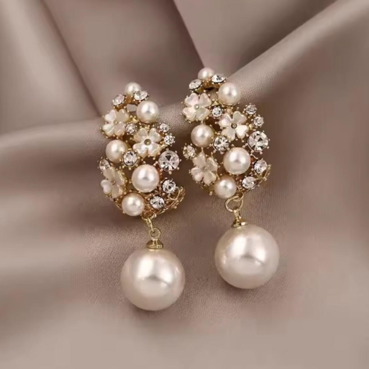 ORECCHINI PERLA FIORITURA DORATA