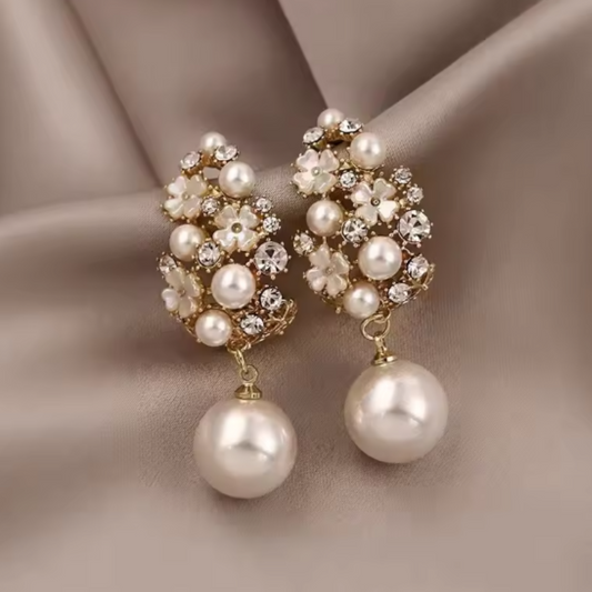 ORECCHINI PERLA FIORITURA DORATA