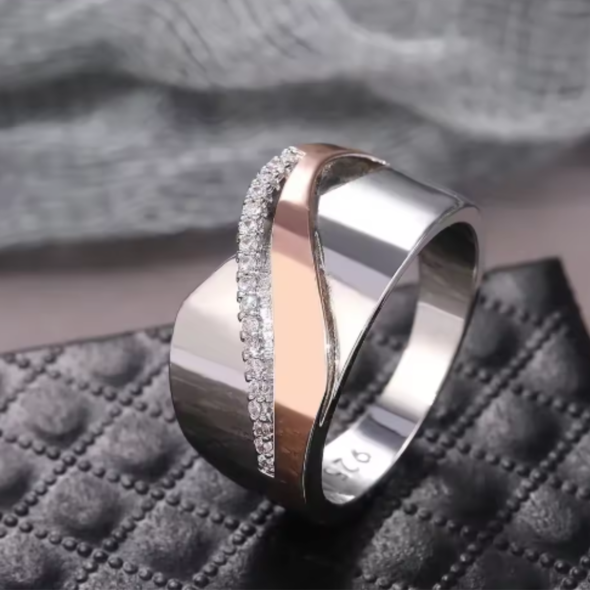 ANELLO INFINITO SCINTILLANTE