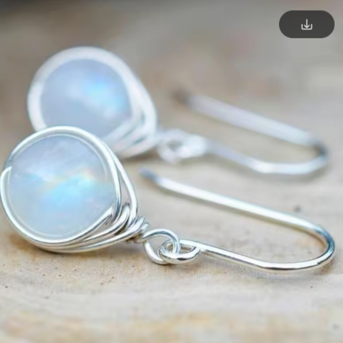 ORECCHINI PENDENTI CON PIETRA DI LUNA CELESTE