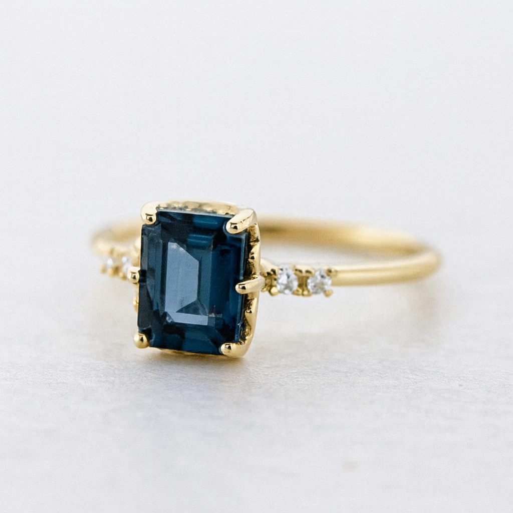 ANELLO VINTAGE BAGLIORE ZAFFIRO