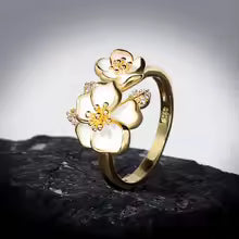 ANELLO SUSSURRO DI PETALO