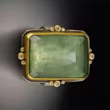 ANELLO REGALE IN VETRO DI GIADA